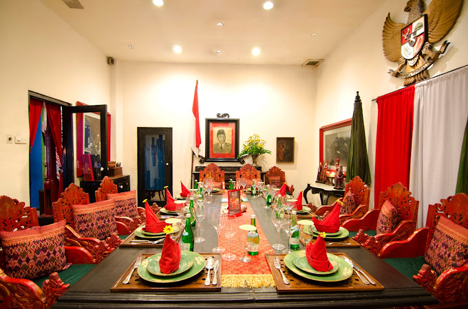 Lara Djonggrang _ La Bihzad Bar (2).jpg