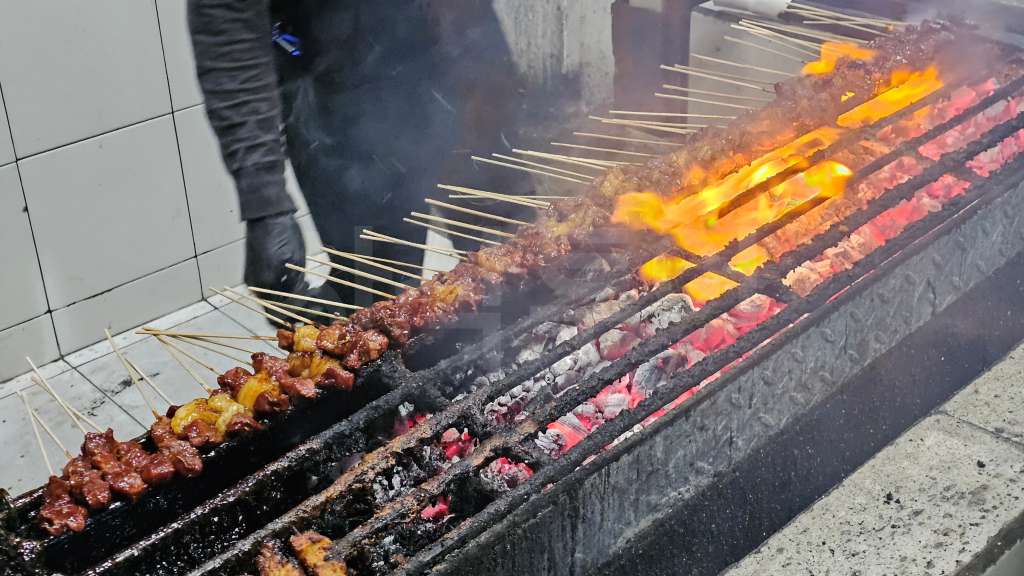 보고르 푼짝 여행 맛집｜Sate Kambing Hanjawar20251111_201652.jpg