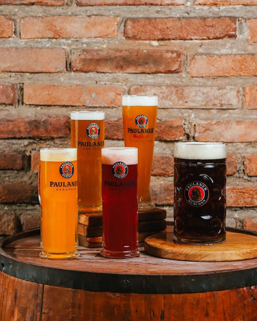 From the rich Lager to the bold Dunkel and the refreshing Wheat Beer, savor every sip accompanied by the delightful tunes of live music performance.  Reserve your tables via the link in bio. #PaulanerJakarta #Beer.jpg