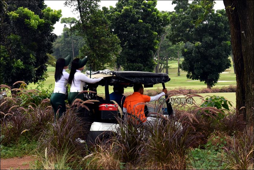 suvarga golf club035.JPG