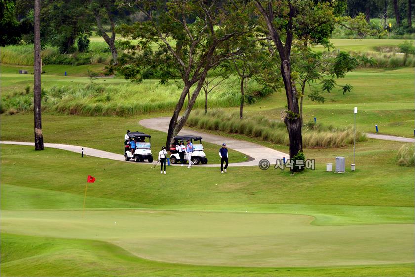 suvarga golf club006.JPG