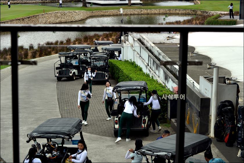 suvarga golf club013.JPG