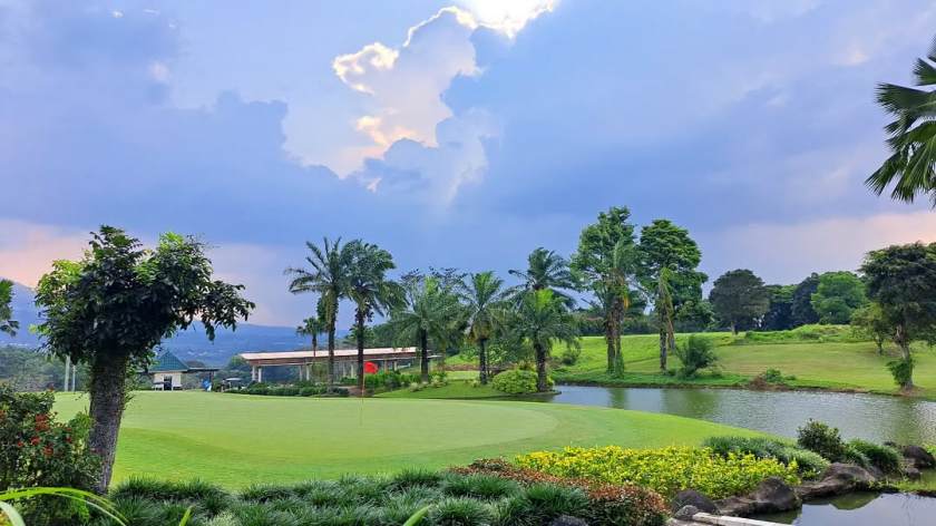 짜사에터리Hidden paradise at Rancamaya Golf &amp; Country Club _  ️Book your tee time -  (0251) 8242282 ext. 134-135Whatsapp - (+62) 81717100009#rancamayagolf #rancamayagolfcourse #golfcoursephotography #golfcourse #golfcourse.jpg