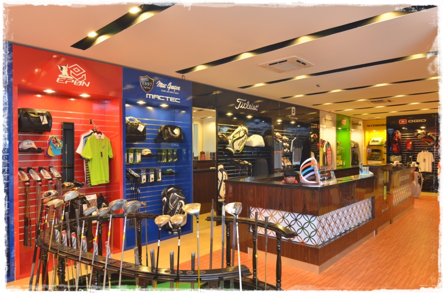 PRO SHOP.JPG