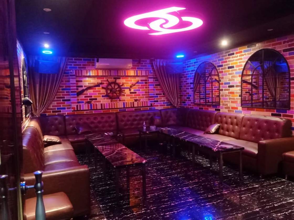 Double six karaoke3.jpg