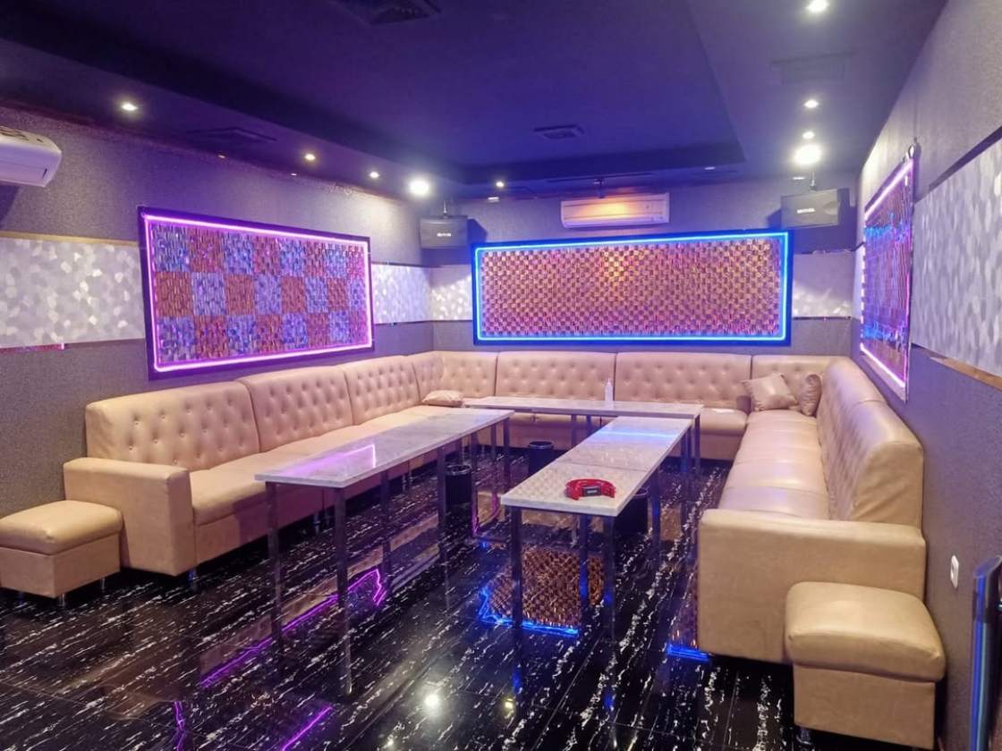 Double six karaoke4.jpg