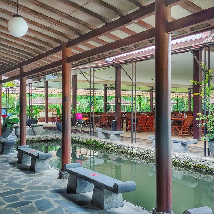 족자카르타 호수 레스토랑 The Westlake Resto014.jpg