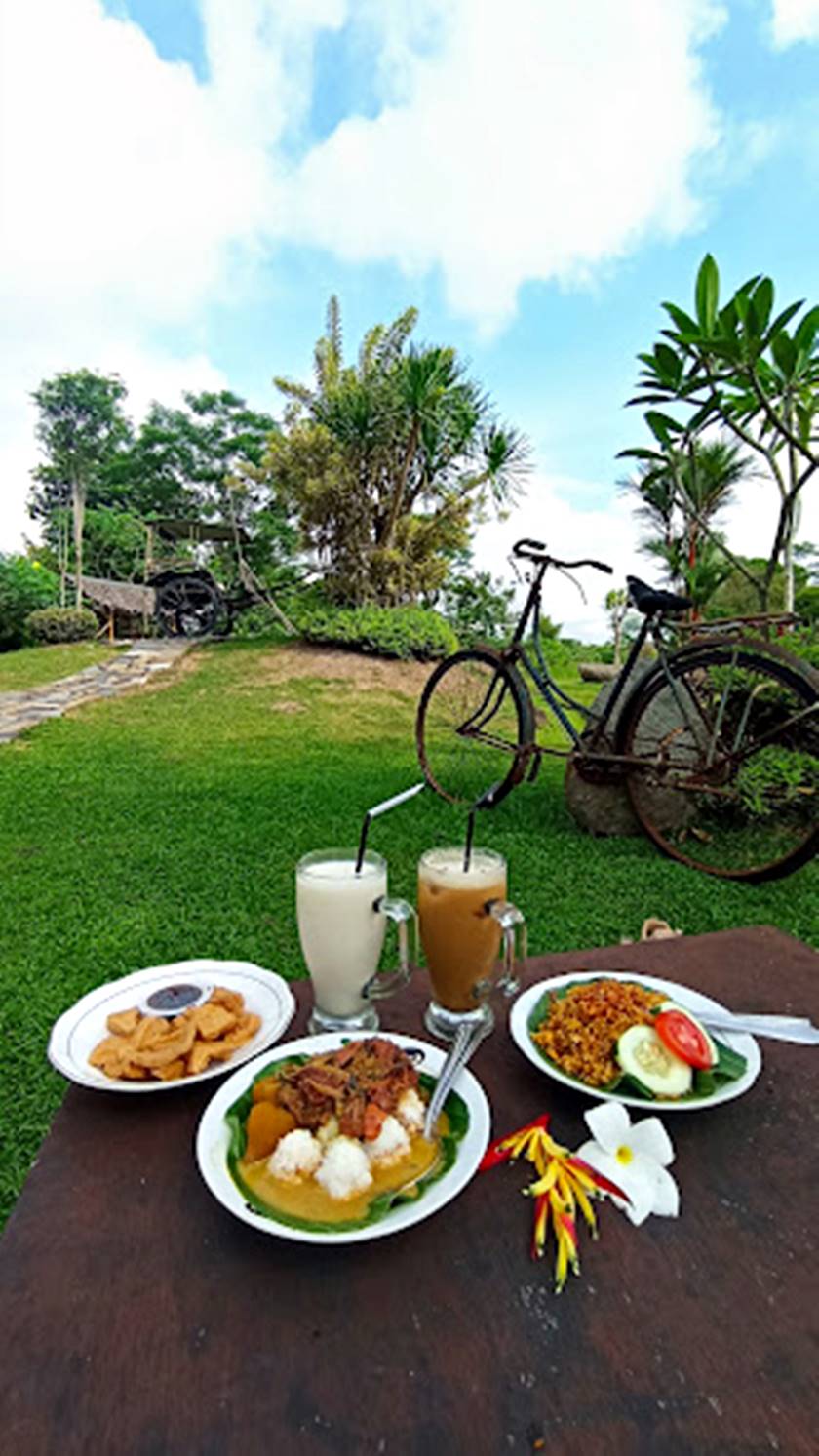 족자 족자 Nasi Penggel  전문점 Watoe Gadjah006.jpg
