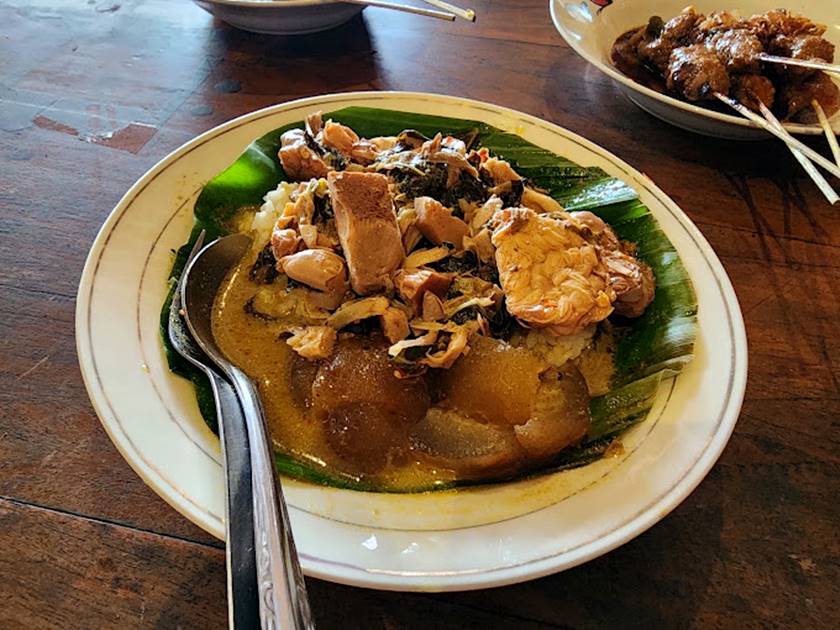 족자 족자 Nasi Penggel  전문점 Watoe Gadjah008.jpg