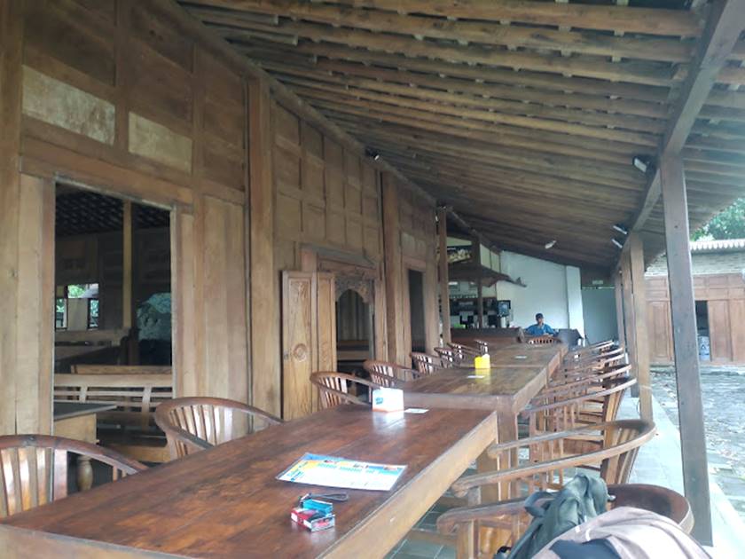 족자 족자 Nasi Penggel  전문점 Watoe Gadjah012.jpg