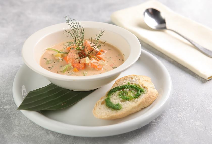 SALMON CHOWDER SERVED WITH FRENCH BREAD.jpg