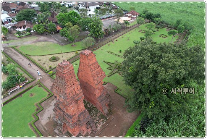 마자파힛 왕조 - Candi Wringin LawangDJI_0147.JPG