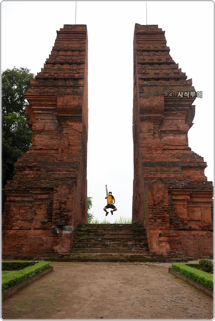 마자파힛 왕조 - Candi Wringin LawangDSC_6908.JPG