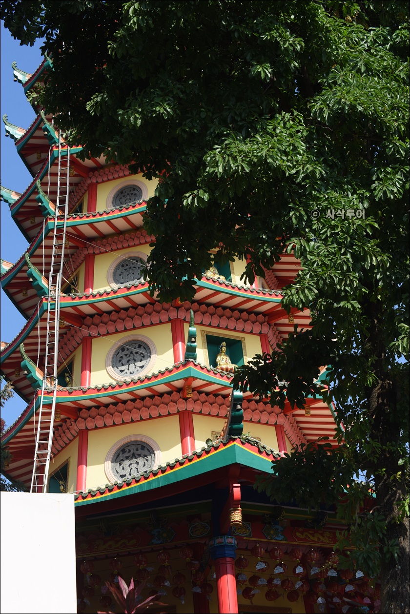 Avalokitesvara Buddhagaya Watugong Pagoda028.JPG