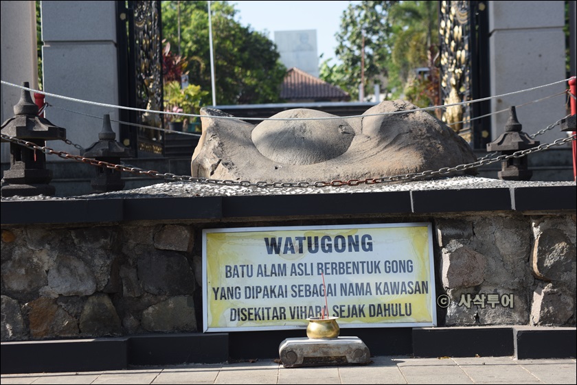 Avalokitesvara Buddhagaya Watugong Pagoda017.JPG