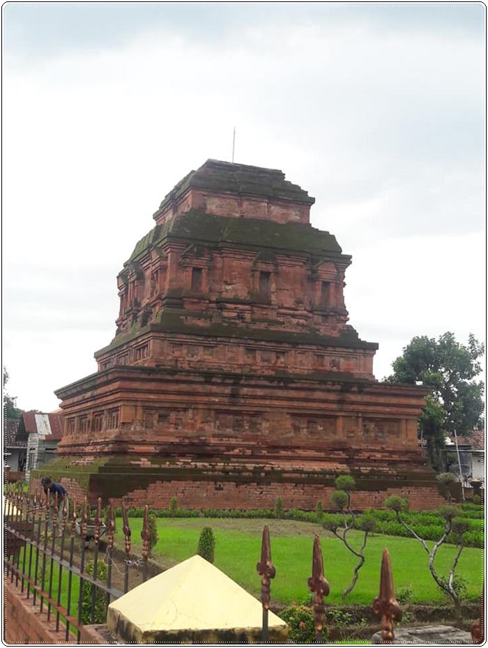 동부자바 빠수루안  - Candi Gunung Gangsir138903286_3641396025938648_5148406934569293831_n.jpg