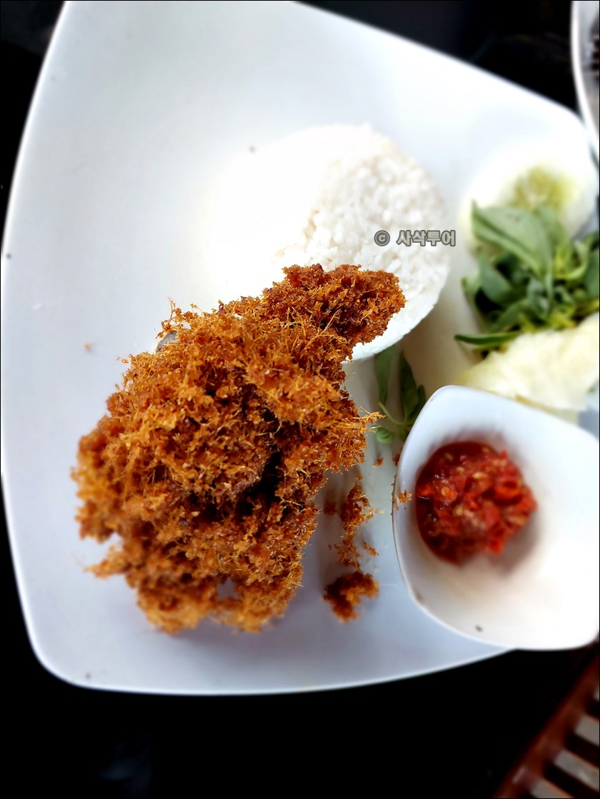 동부자바 짐버르 - Cafe &amp; Resto Gumitir014.jpg
