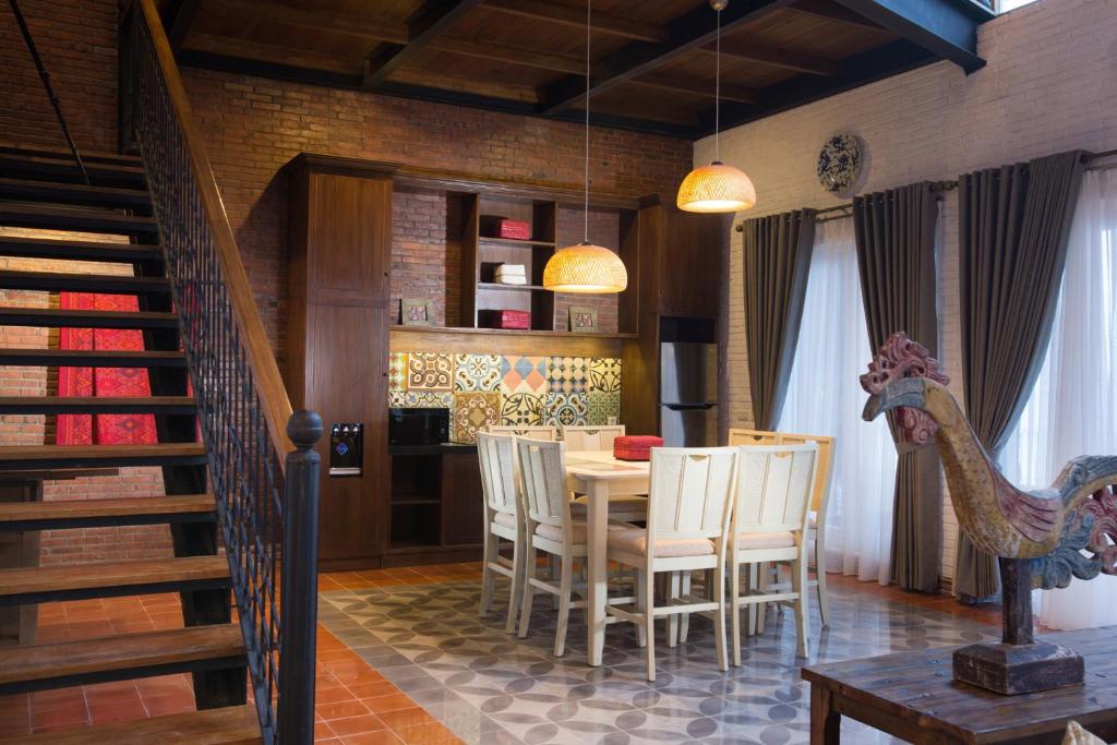 Founder’s Home4.jpg
