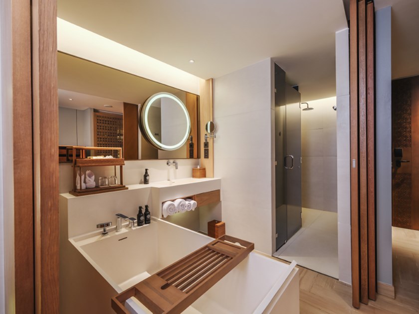 Deluxe_Room_Double-100D6717.jpg