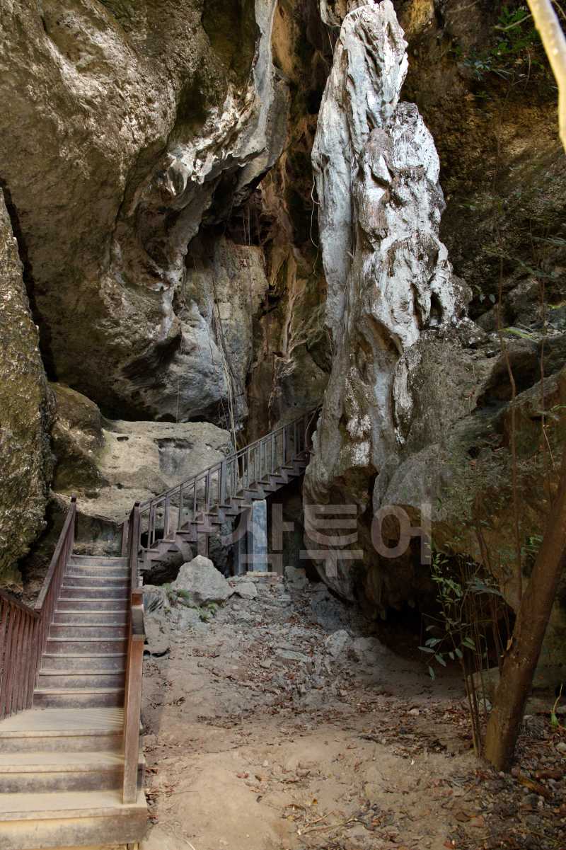거울동굴 batu cerminDSC_6417.jpg