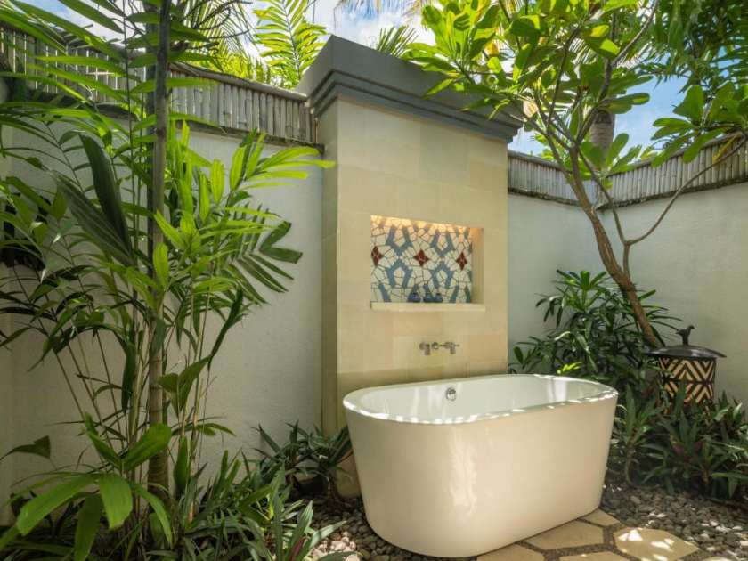 Rangko Beachfront Suite3.jpg