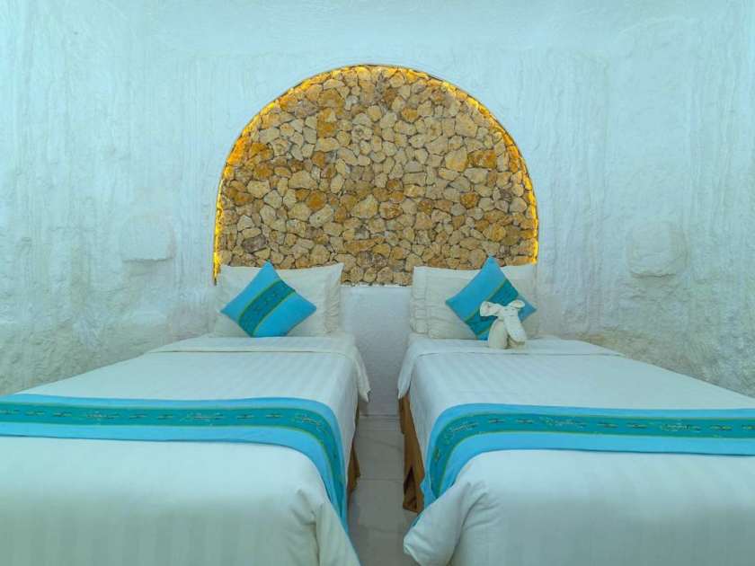 Superior Cave Room.jpg