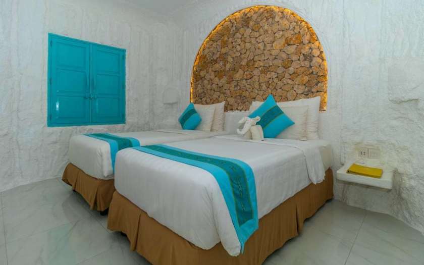 Superior Cave Room2.jpg