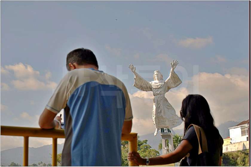 2560_SIN7913.jpg