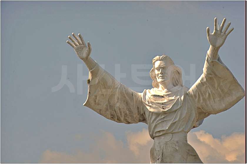 2560_SIN7912.jpg