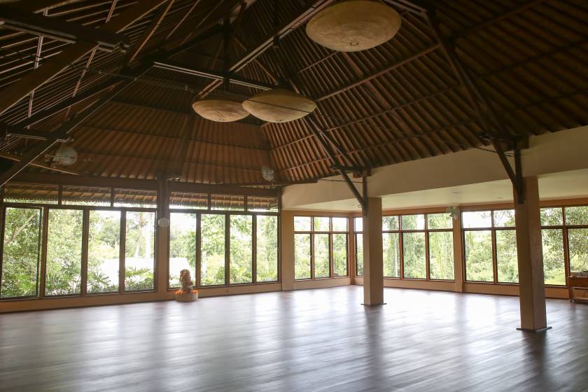요가반TheYogaBarn-studioWayan.jpg
