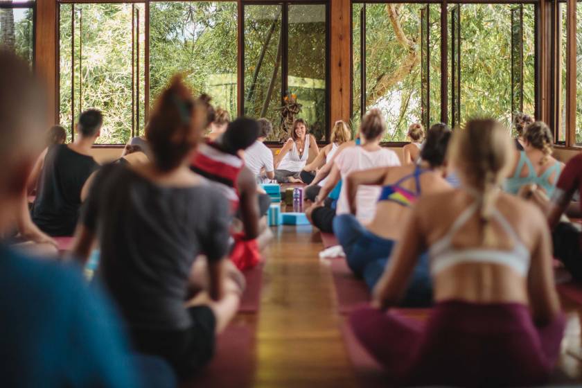요가반YogaBarn-class-Gentle-Yoga-Tanya.jpg