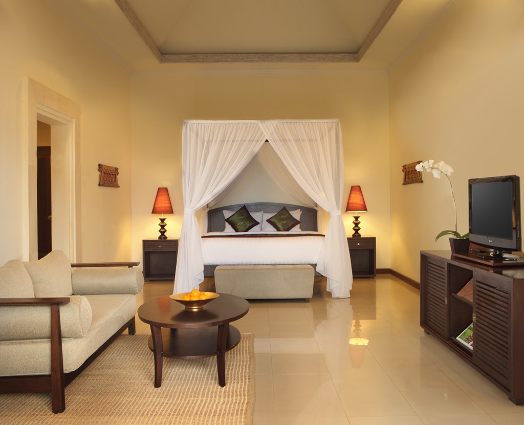 Santrian Suite.JPG