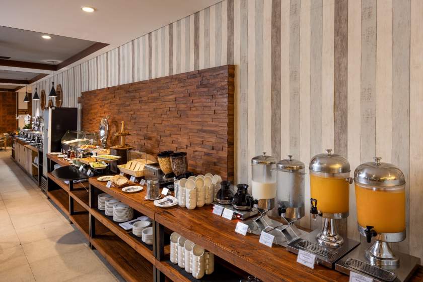 Breakfast Set Up 1.jpg