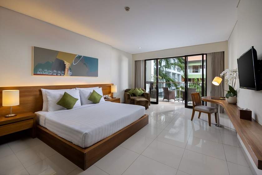 Taksu Suite with Balcony 1.jpg