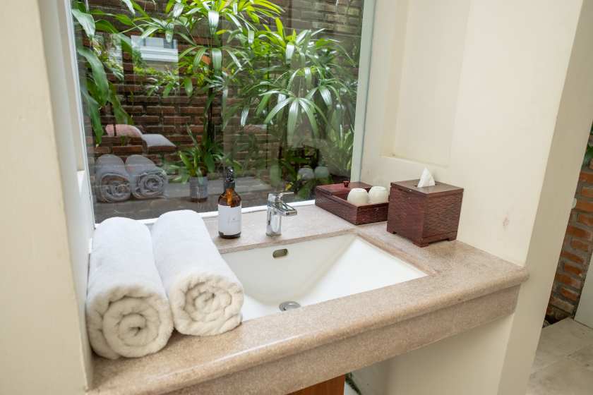 KESIMAN 1 Bathroom 2.jpg