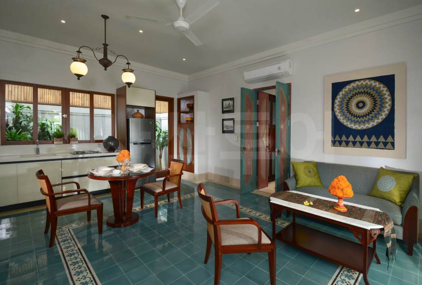 족자소토맛집___ LIVING ROOM 2- 1BR SUT.jpg