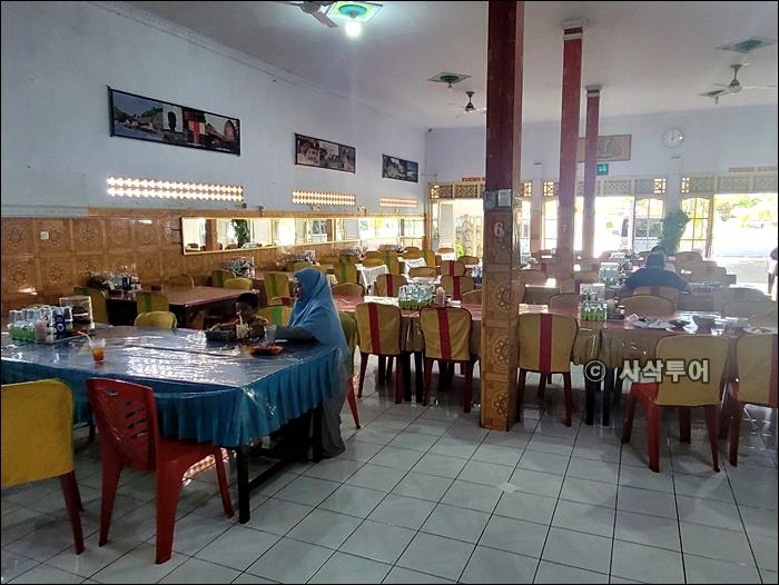 rumah makan011.jpg