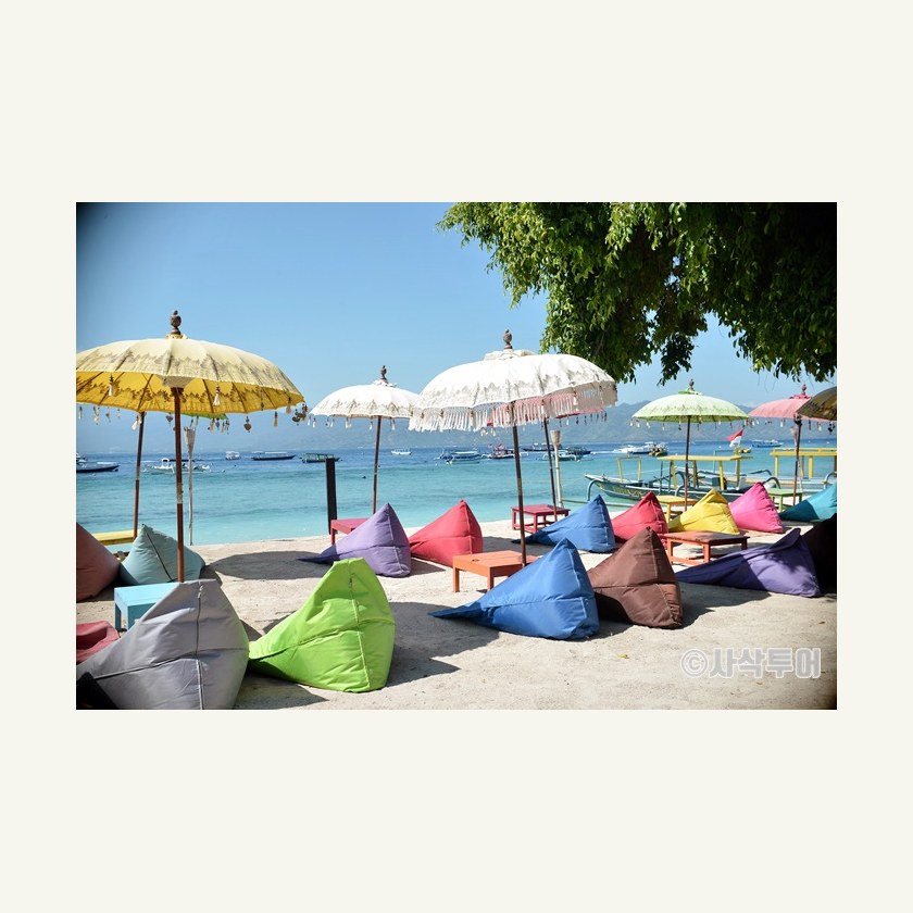 길리 샌드스 비치 클럽 (Gili Sands Beach Club)