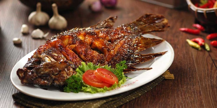 수라바야레스토랑Gurami_Bakar_1000x500.jpg