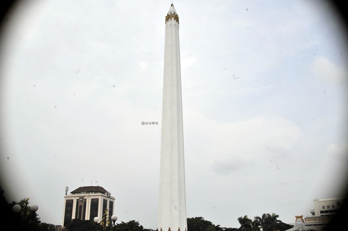 수라바야영웅기념탑_DSC5268.JPG