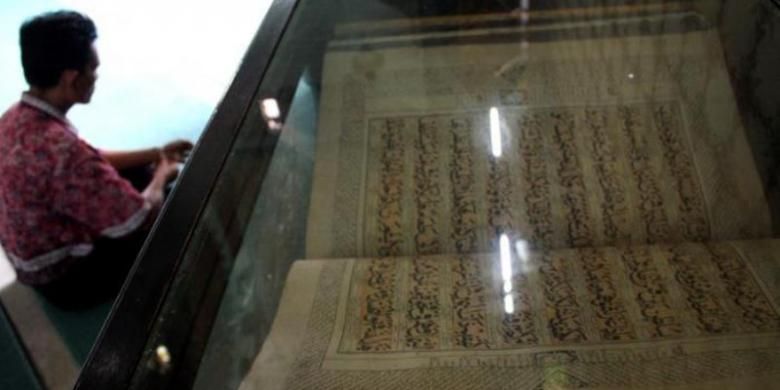 1026422al-quran-ratusan-tahun-20160608-154529780x390.jpg