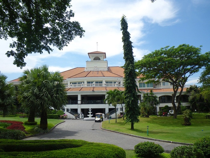 수라바야골프장 Bukit-Darmo-Clubhouse.jpg