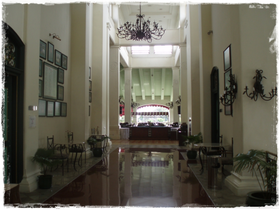 RESTAURANT CORIDOR.JPG